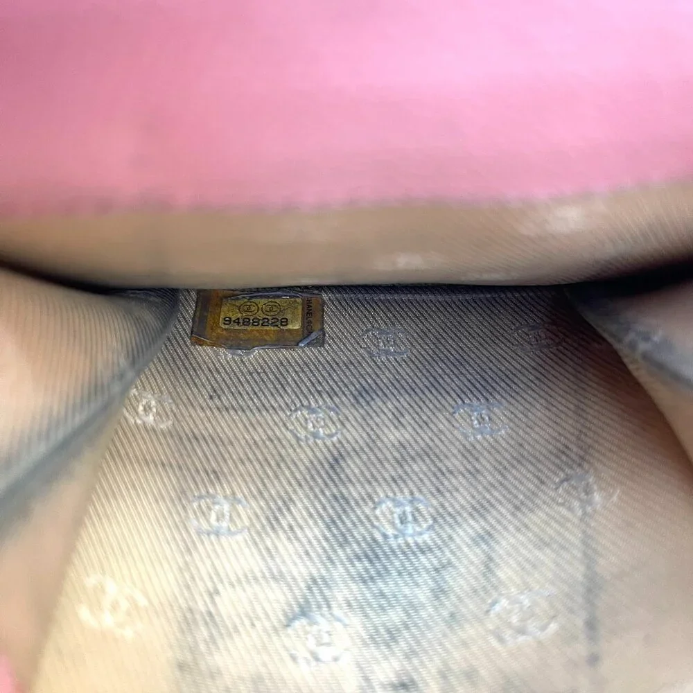 Chanel CC Pink Sevruga Leather compact Wallet